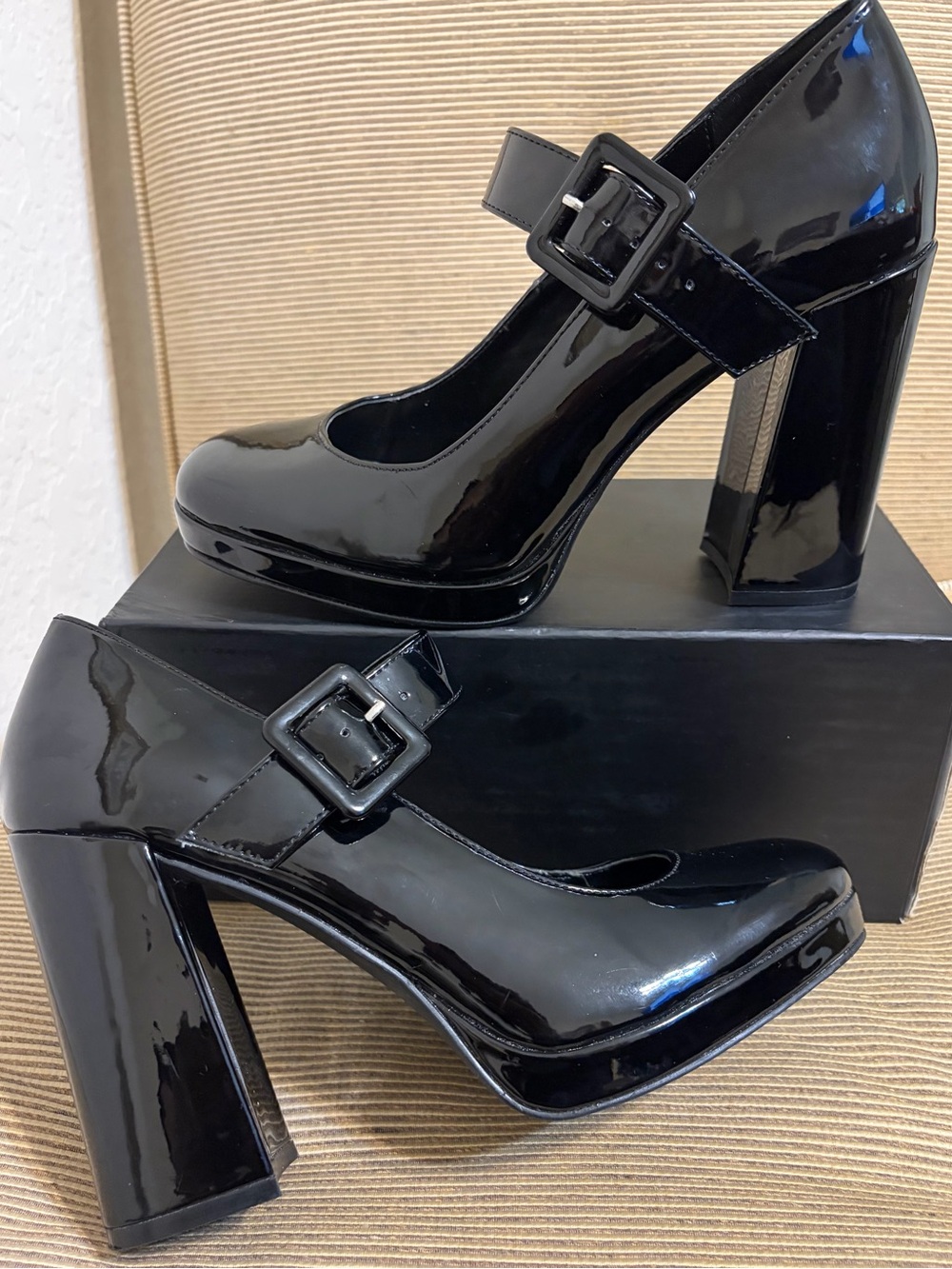 Madden Girl Women’s Ursulla Black Patent Leather Mary Jane Platform Pump, Size 8